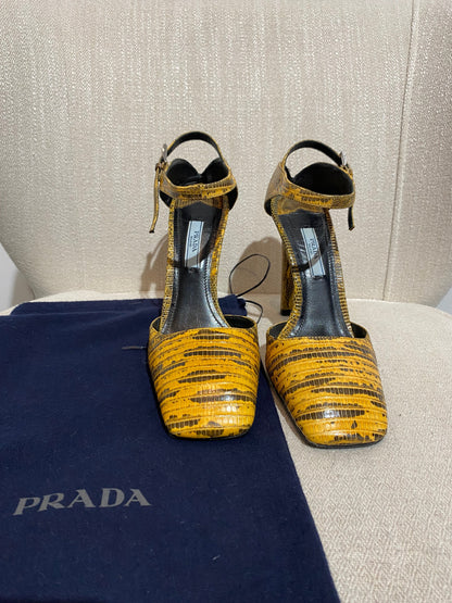 Escarpins Prada jaune T.38