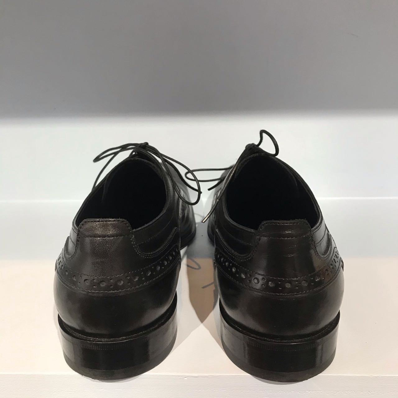 Chaussures De Ville Hommes en Blanc par Louis Vuitton