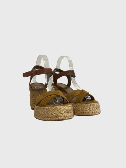 Sandales Christian Louboutin camel T.38