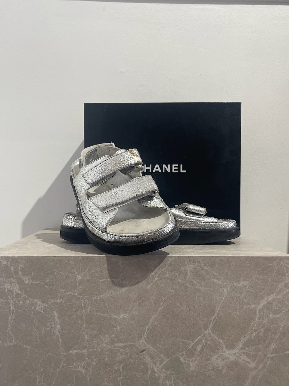 Sandales Chanel Dad argent T.40,5