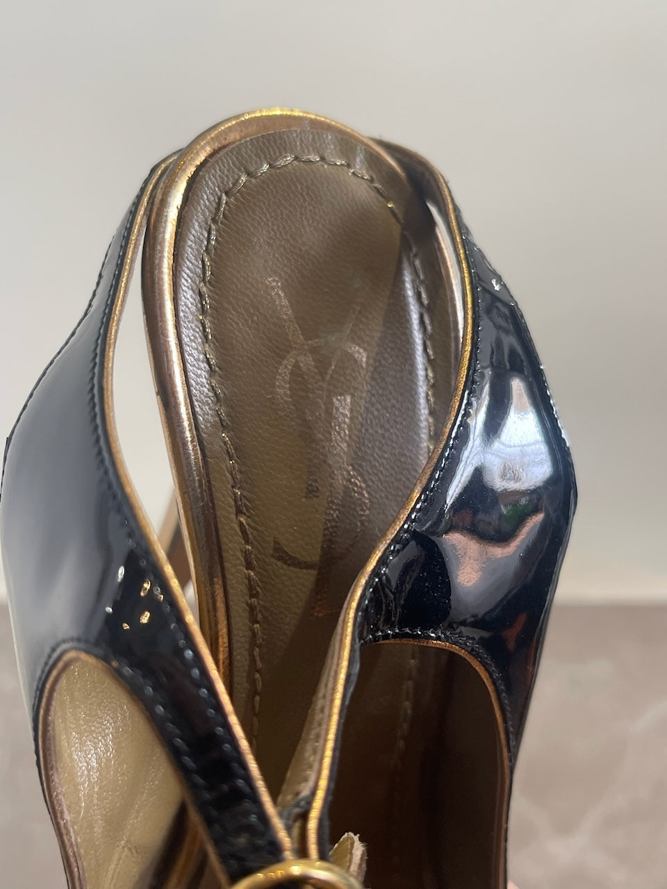 Escarpins Yves Saint Laurent noirs T.35,5