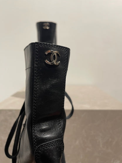 Bottes Chanel noires T.37,5