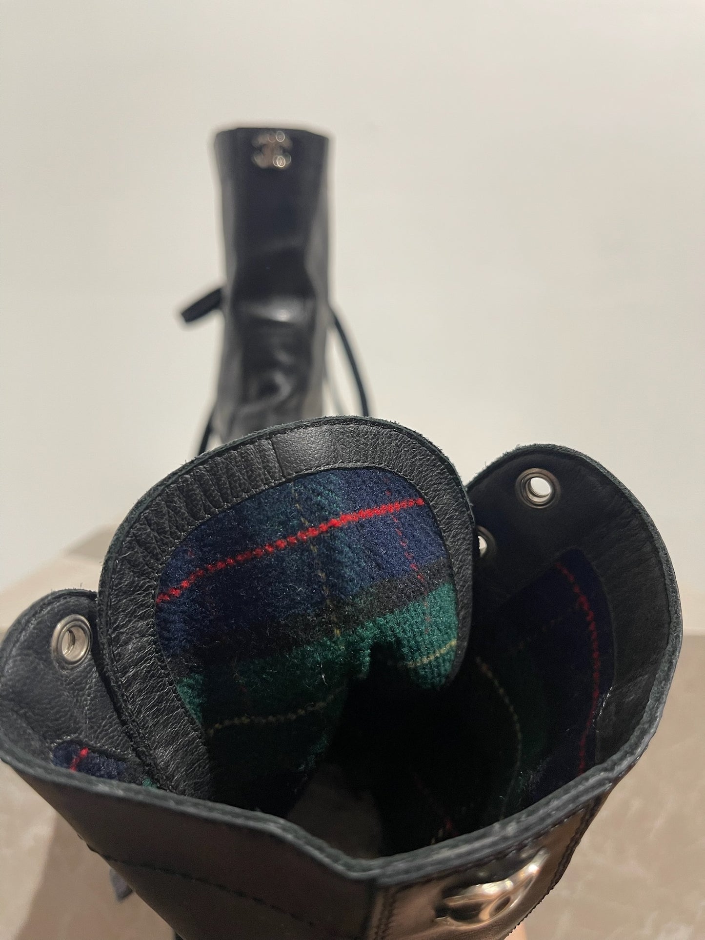 Bottes Chanel noires T.37,5