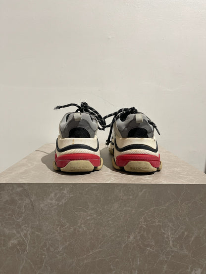 Baskets Balenciaga Triple S T.37