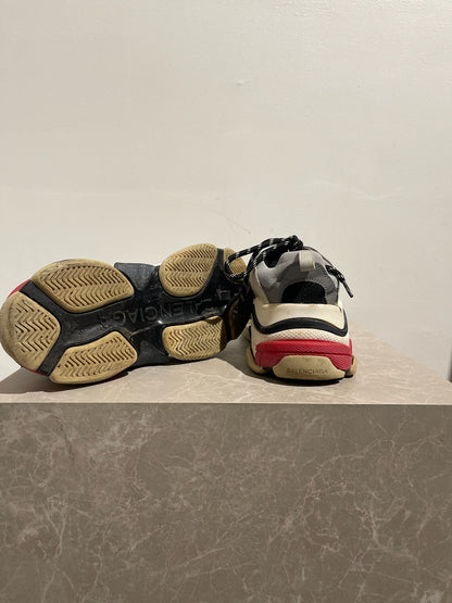 Baskets Balenciaga Triple S T.37