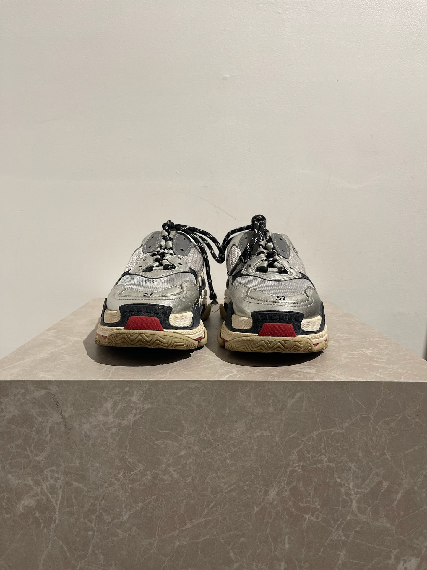 Baskets Balenciaga Triple S T.37