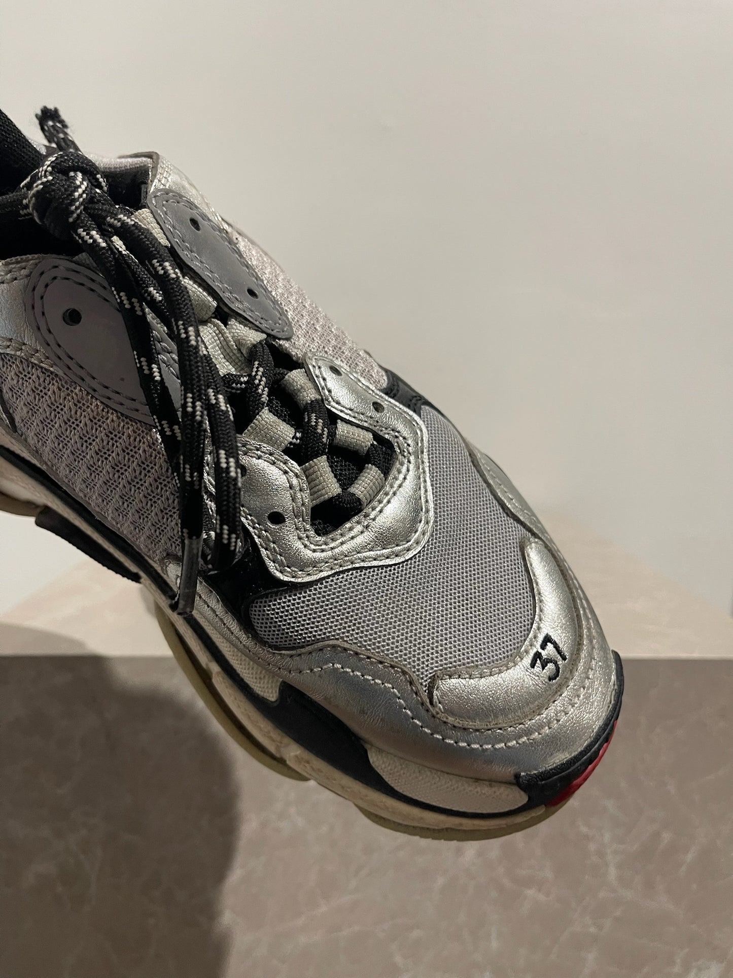 Baskets Balenciaga Triple S T.37