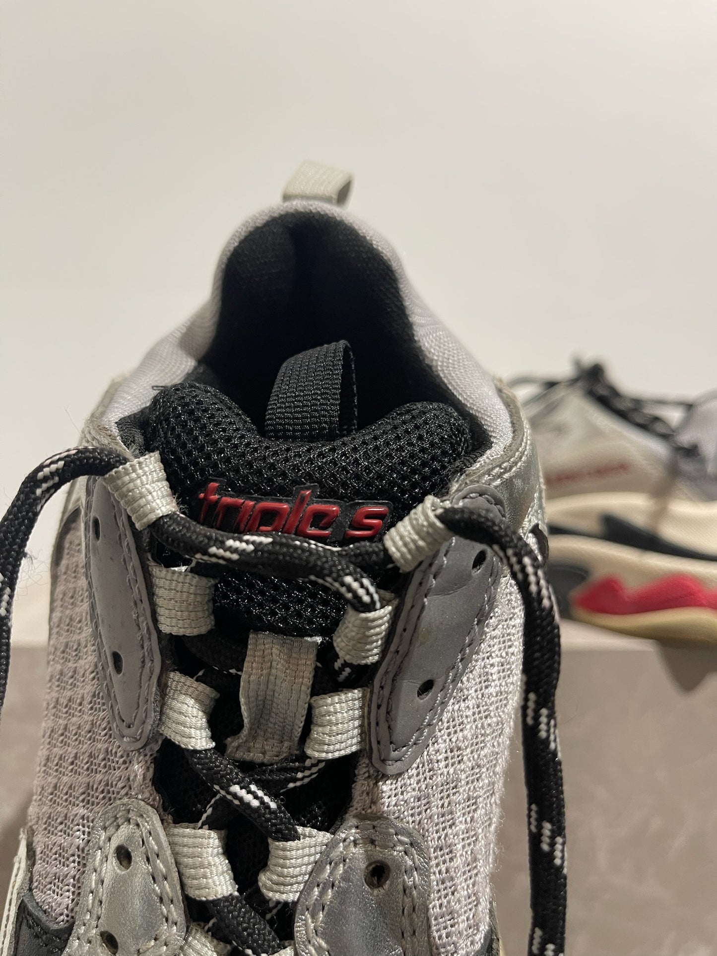 Baskets Balenciaga Triple S T.37
