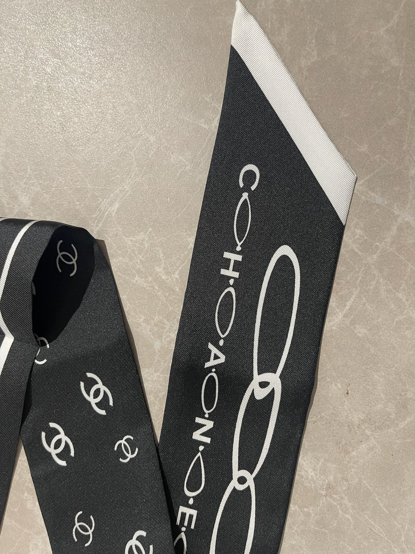 Foulard slim bandeau Chanel noir