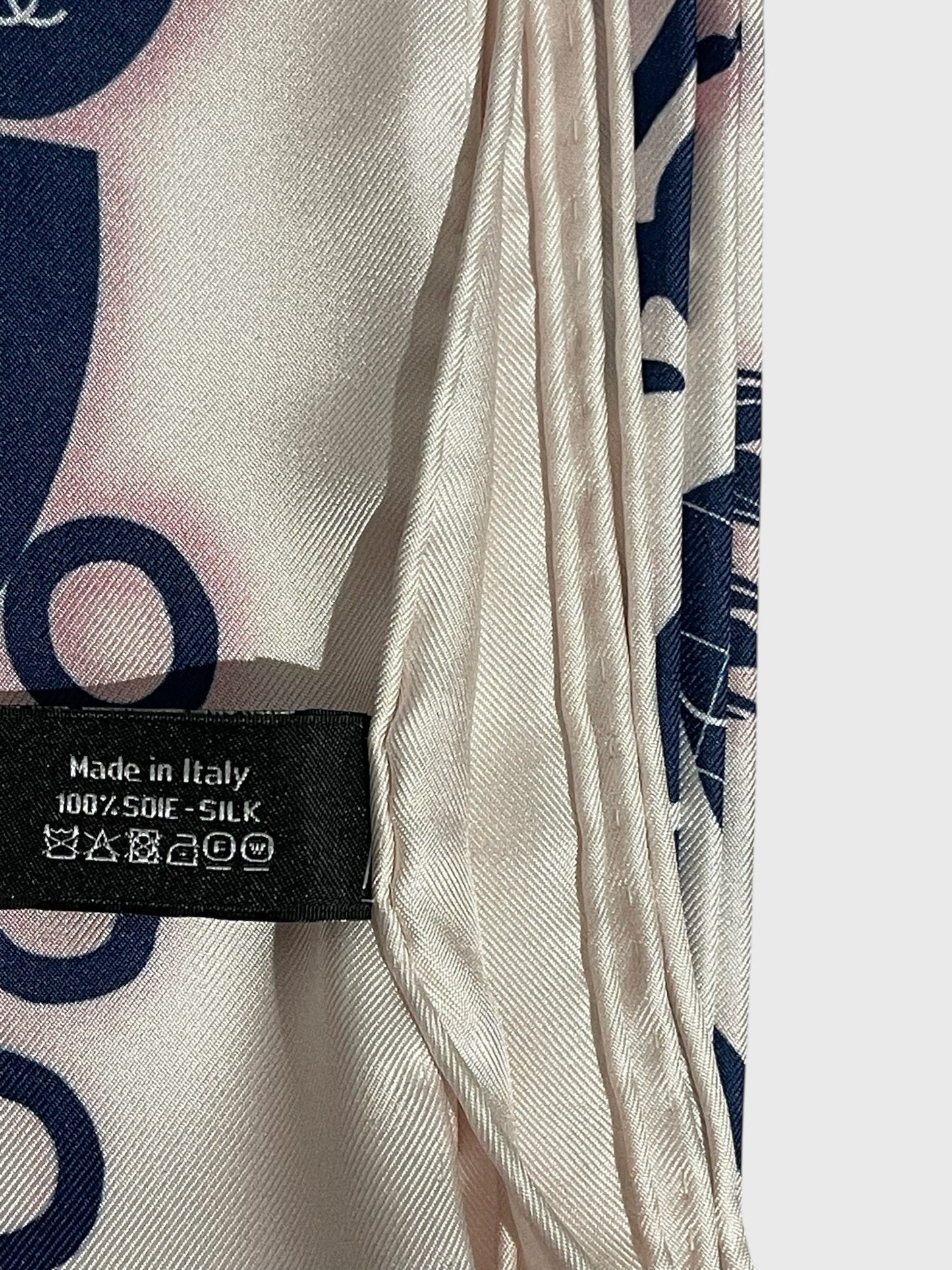 Foulard Chanel blanc et bleu