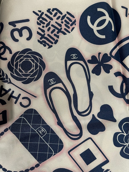 Foulard Chanel blanc et bleu