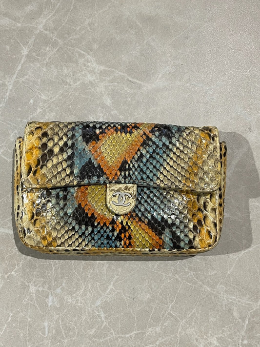 Pochette Chanel python