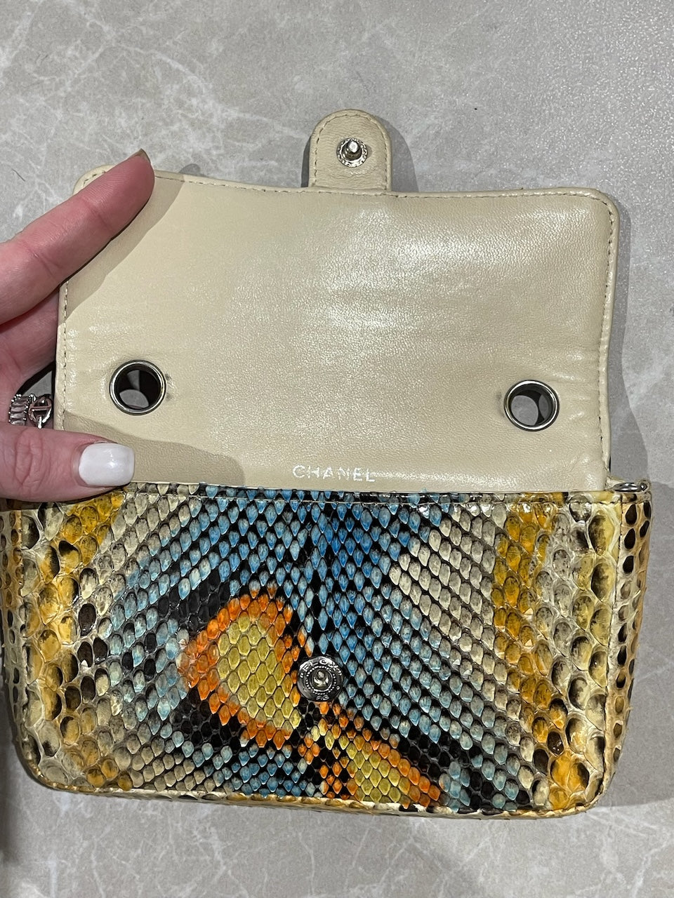 Pochette Chanel python