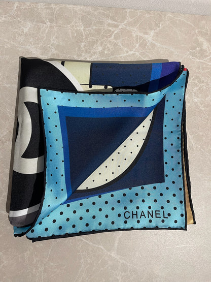 Foulard Chanel bleu