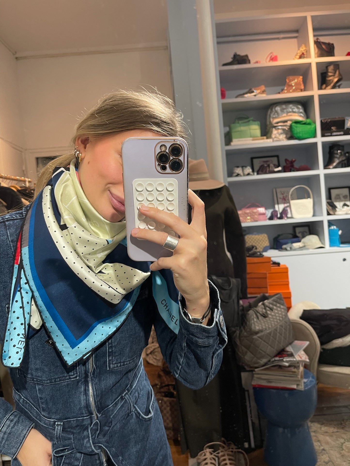 Foulard Chanel bleu