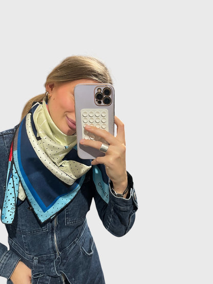 Foulard Chanel bleu