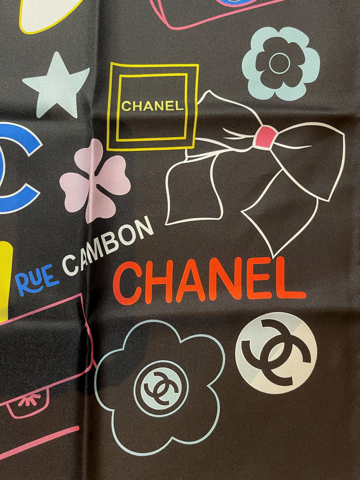 Foulard Chanel noir