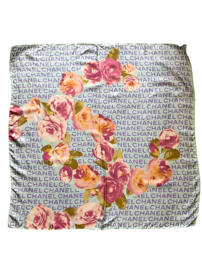 Foulard Chanel bleu et rose