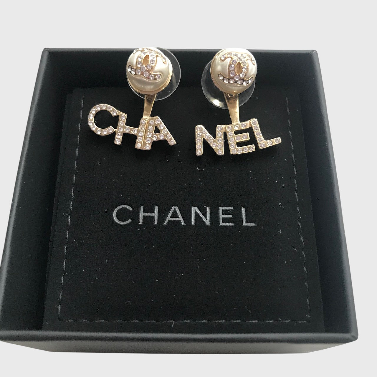 Boucles d'oreilles Chanel perles