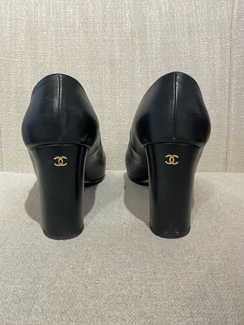 Escarpins Chanel noirs T.39,5