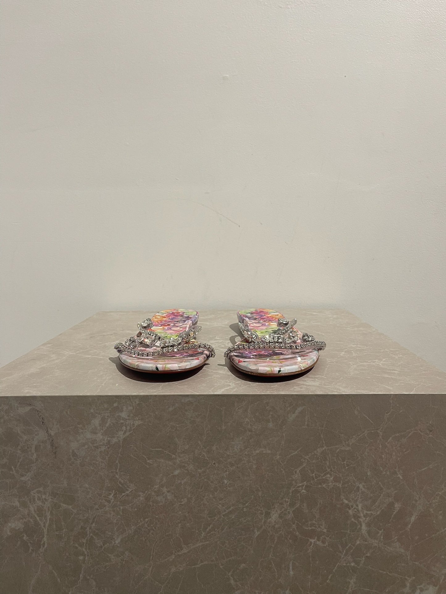 Sandales Christian Louboutin argents T.39,5