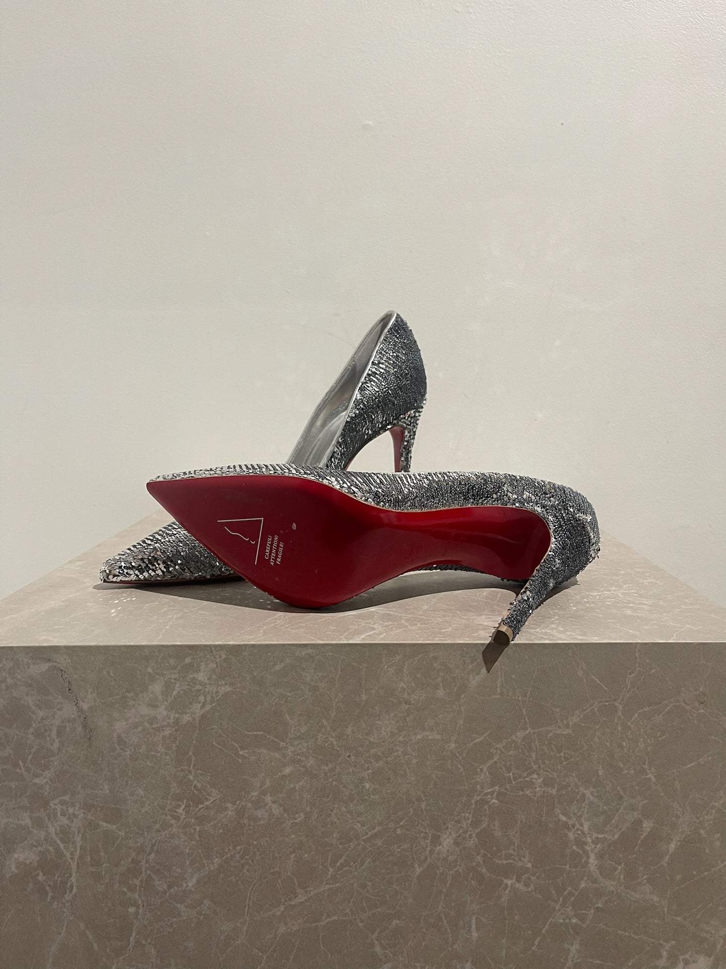 Escarpins Christian Louboutin argents T.39