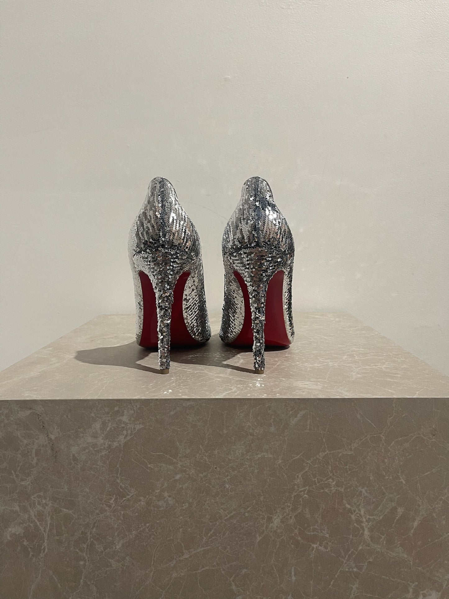 Escarpins Christian Louboutin argents T.39