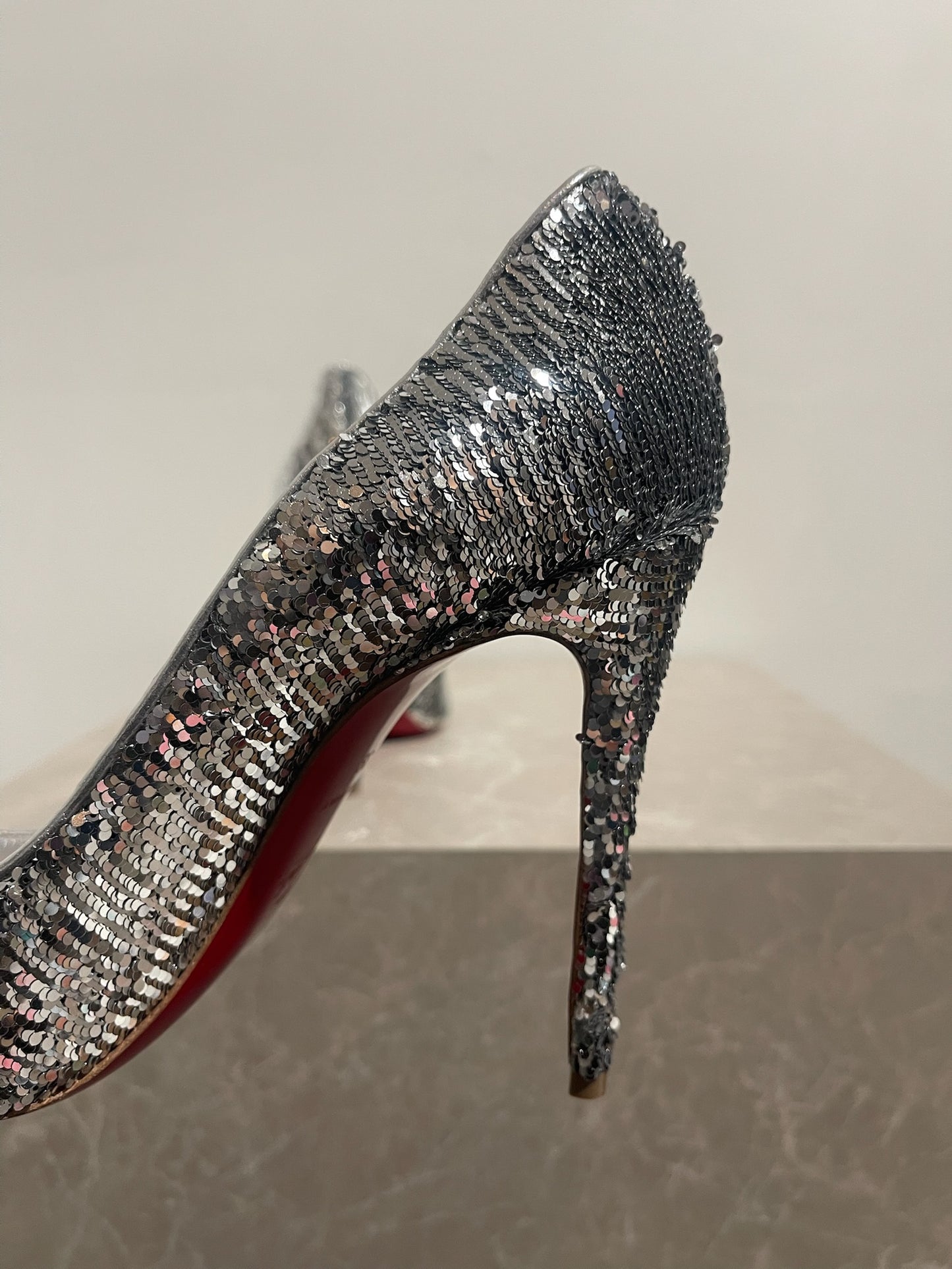 Escarpins Christian Louboutin argents T.39