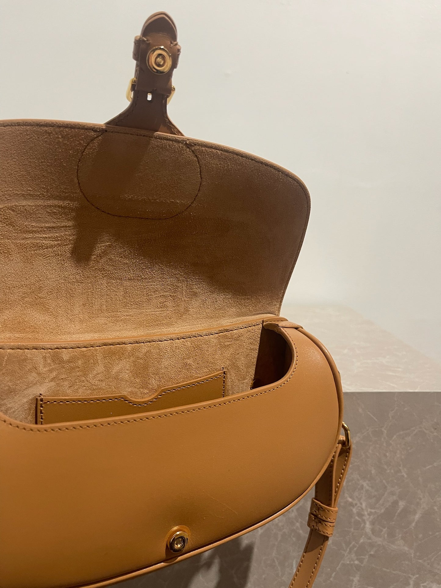 Sac Dior East West Bobby camel