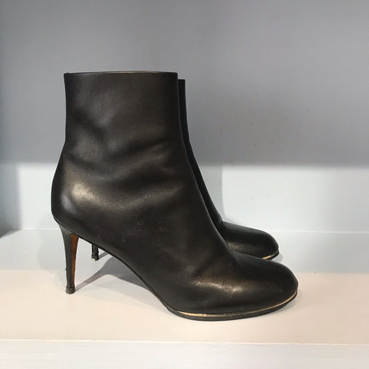 Boots Givenchy noires T.40