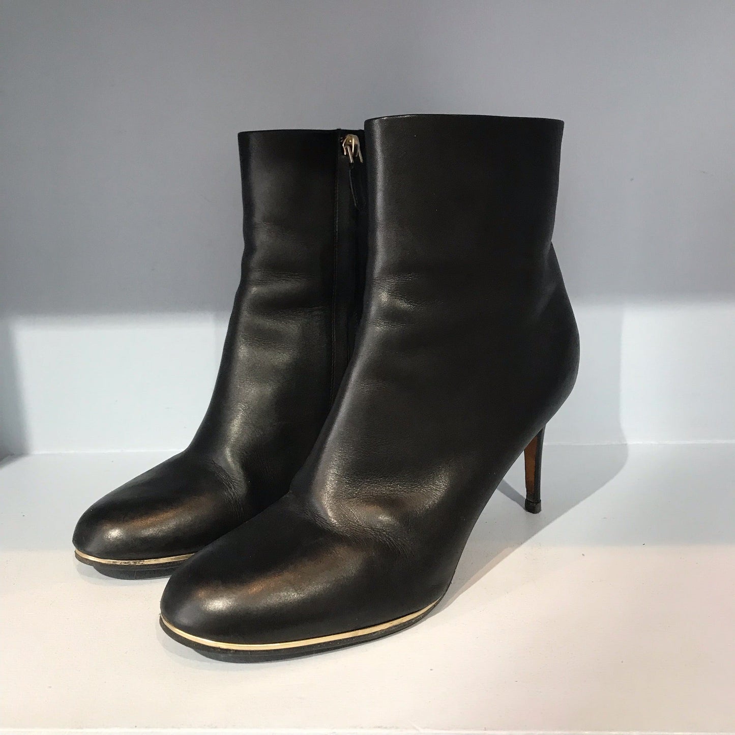 Boots Givenchy noires T.40