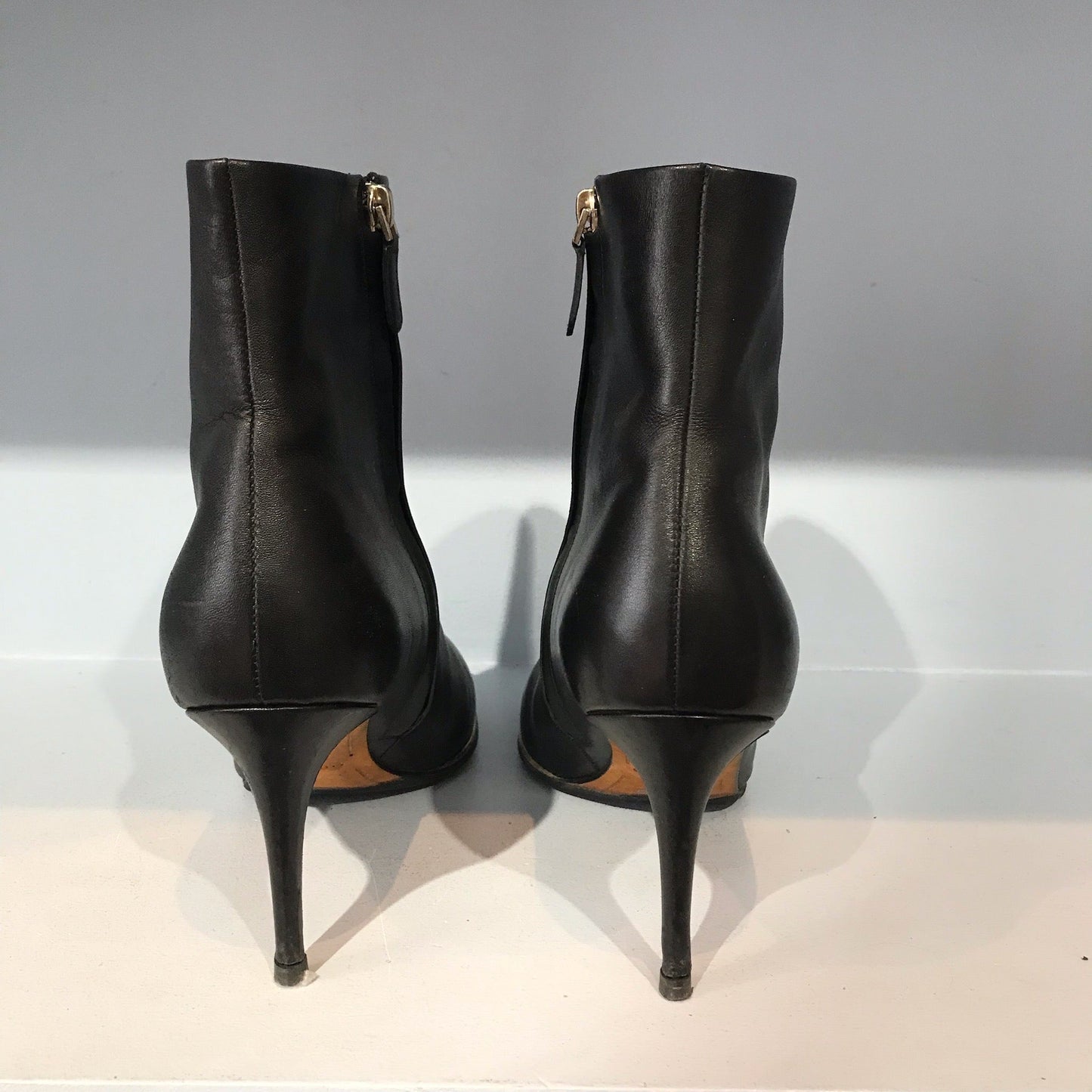 Boots Givenchy noires T.40