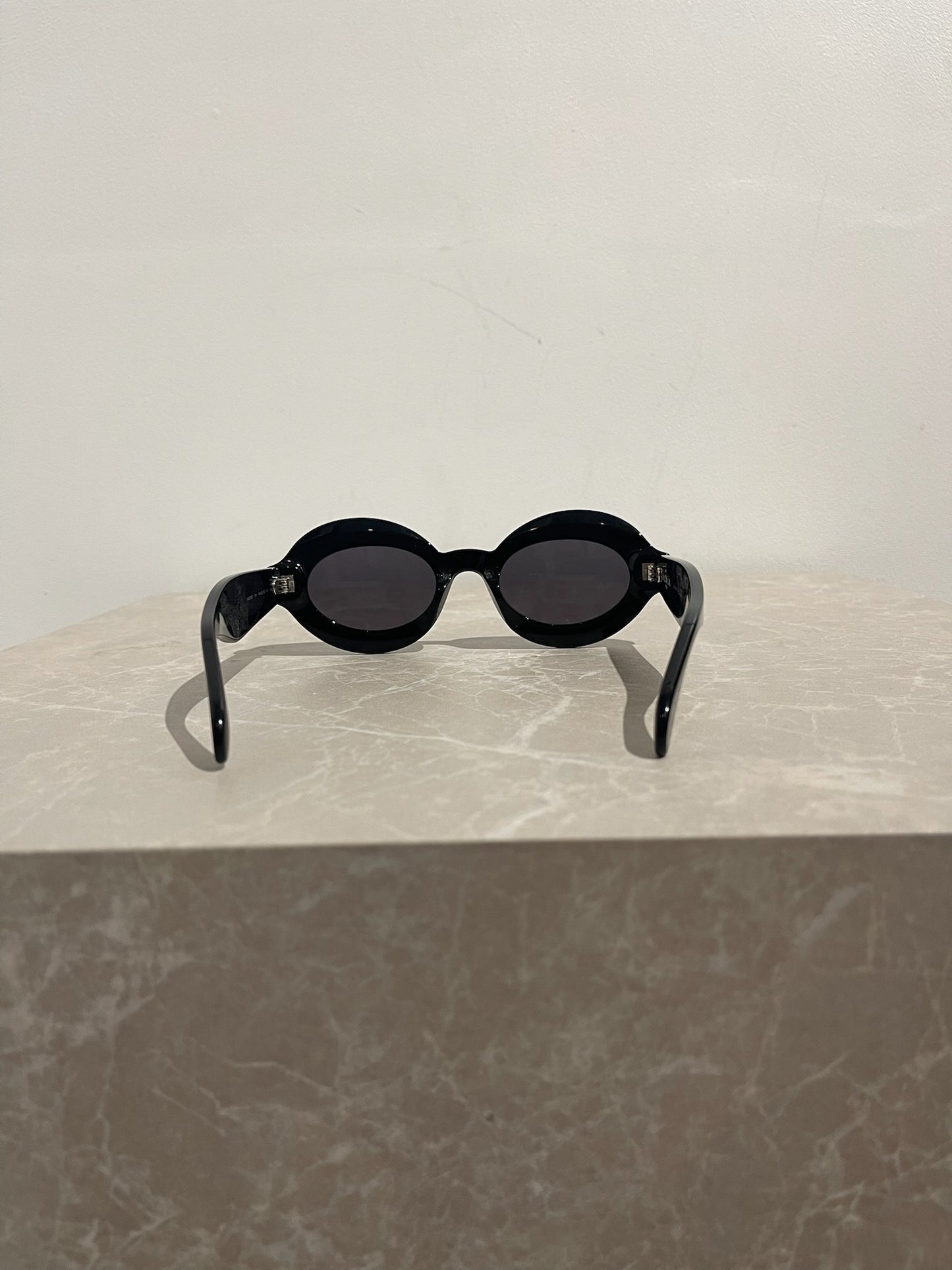 Lunettes de soleil Alaia noires
