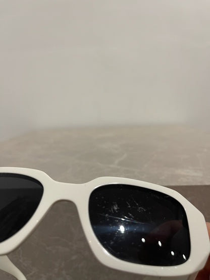 Lunettes de soleil Prada blanches