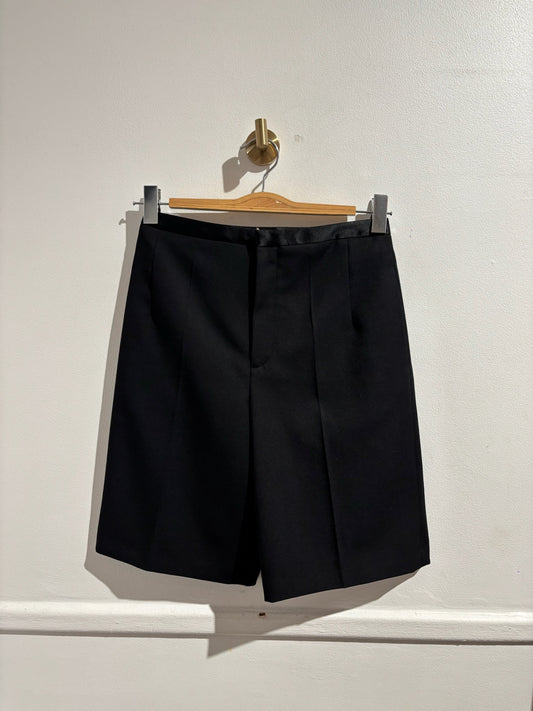 Short Saint Laurent noir T.36