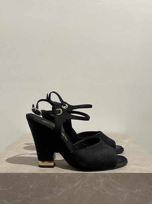 Sandales Chanel noires T.40