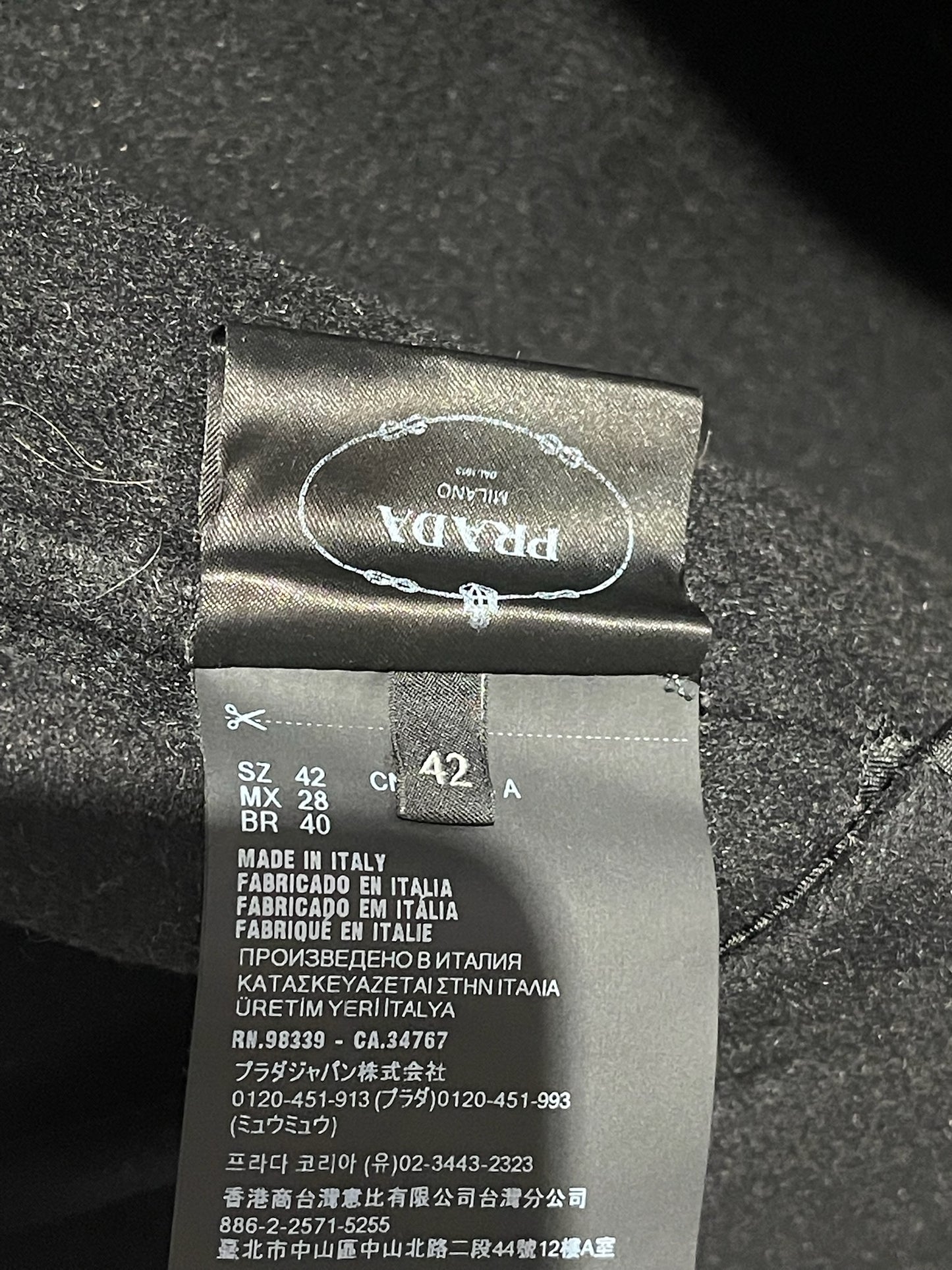 Manteau Prada noir T.38