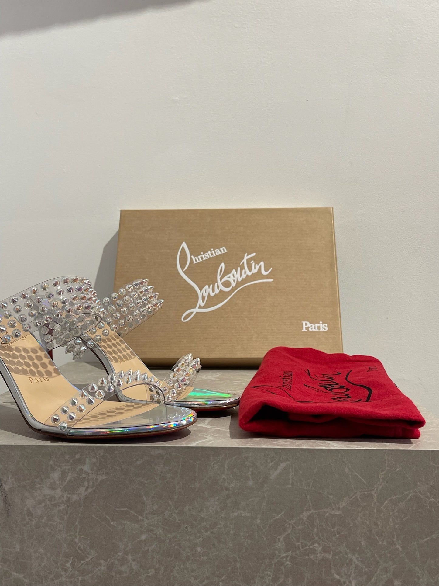 Mules Christian Louboutin T.39,5 NEUVES