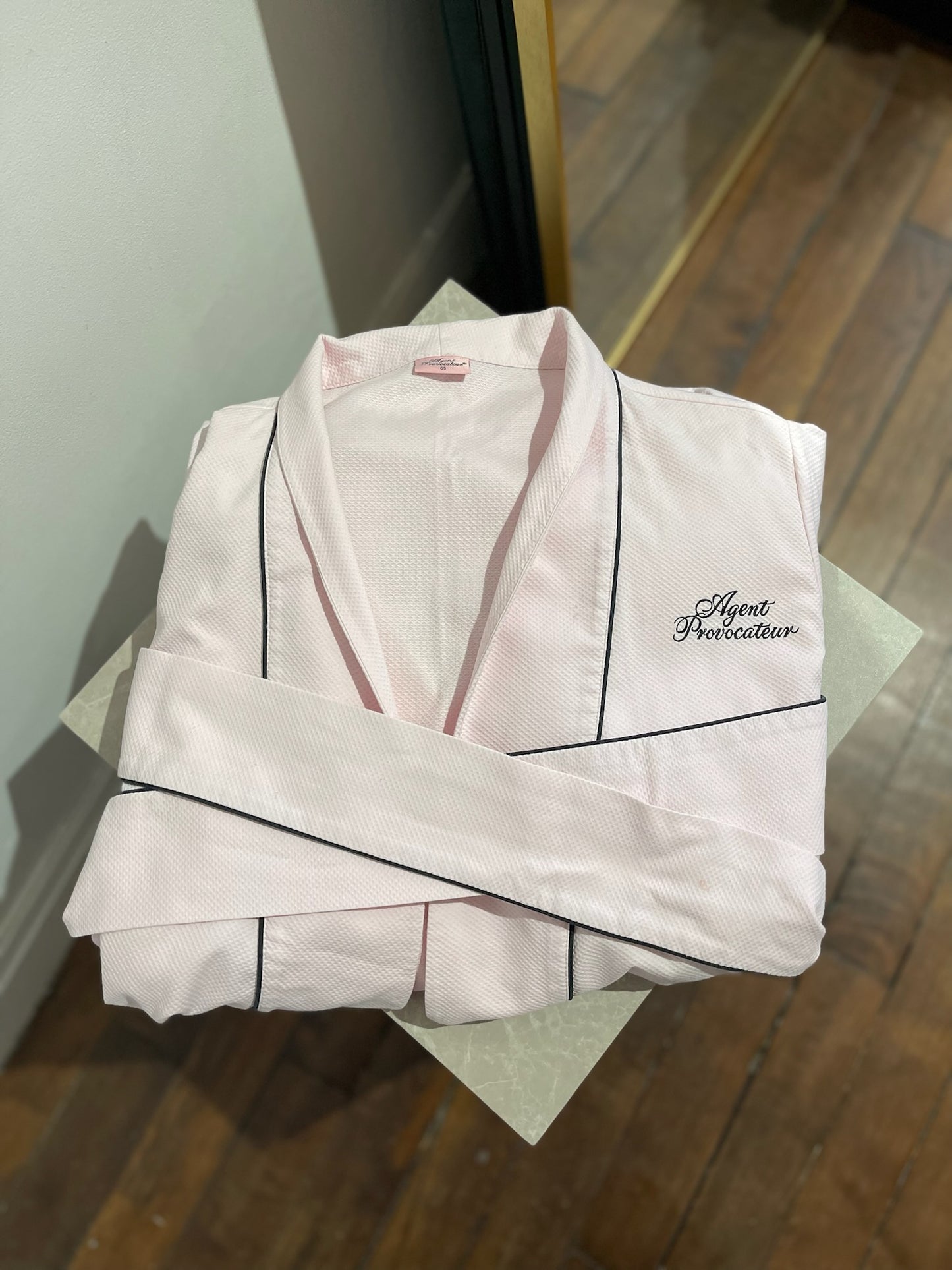 Peignoir Agent Provocateur rose NEUF