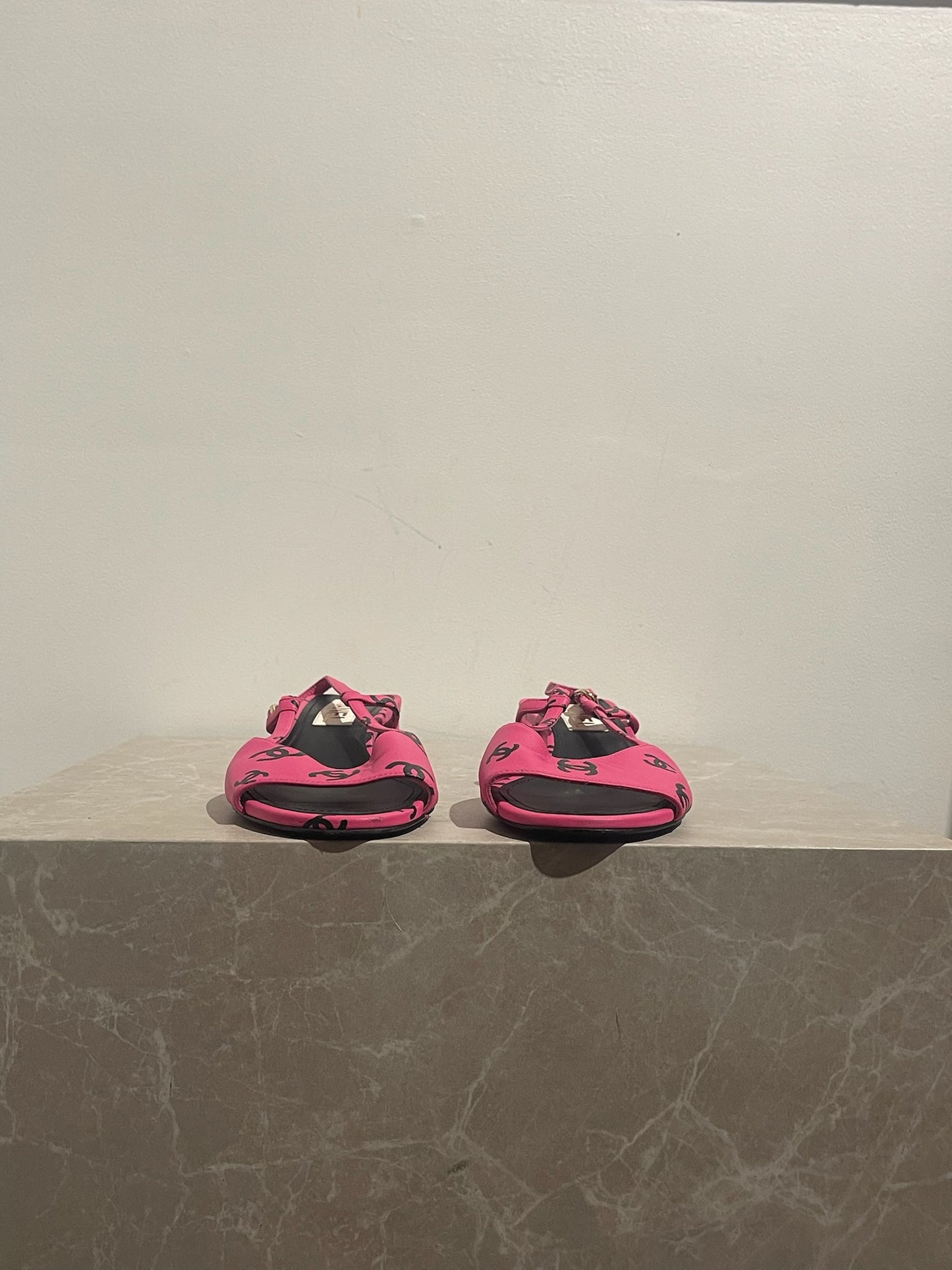 Sandales Chanel roses T.38