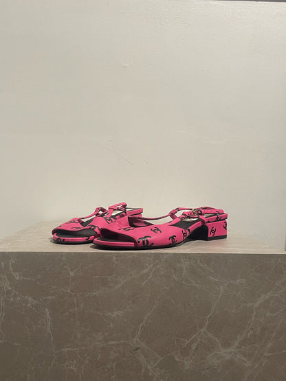 Sandales Chanel roses T.38