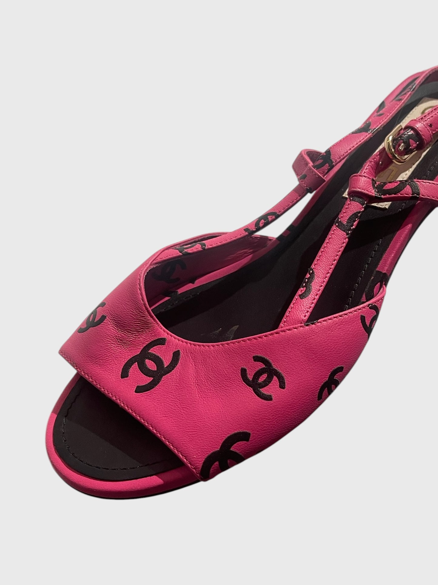 Sandales Chanel roses T.38