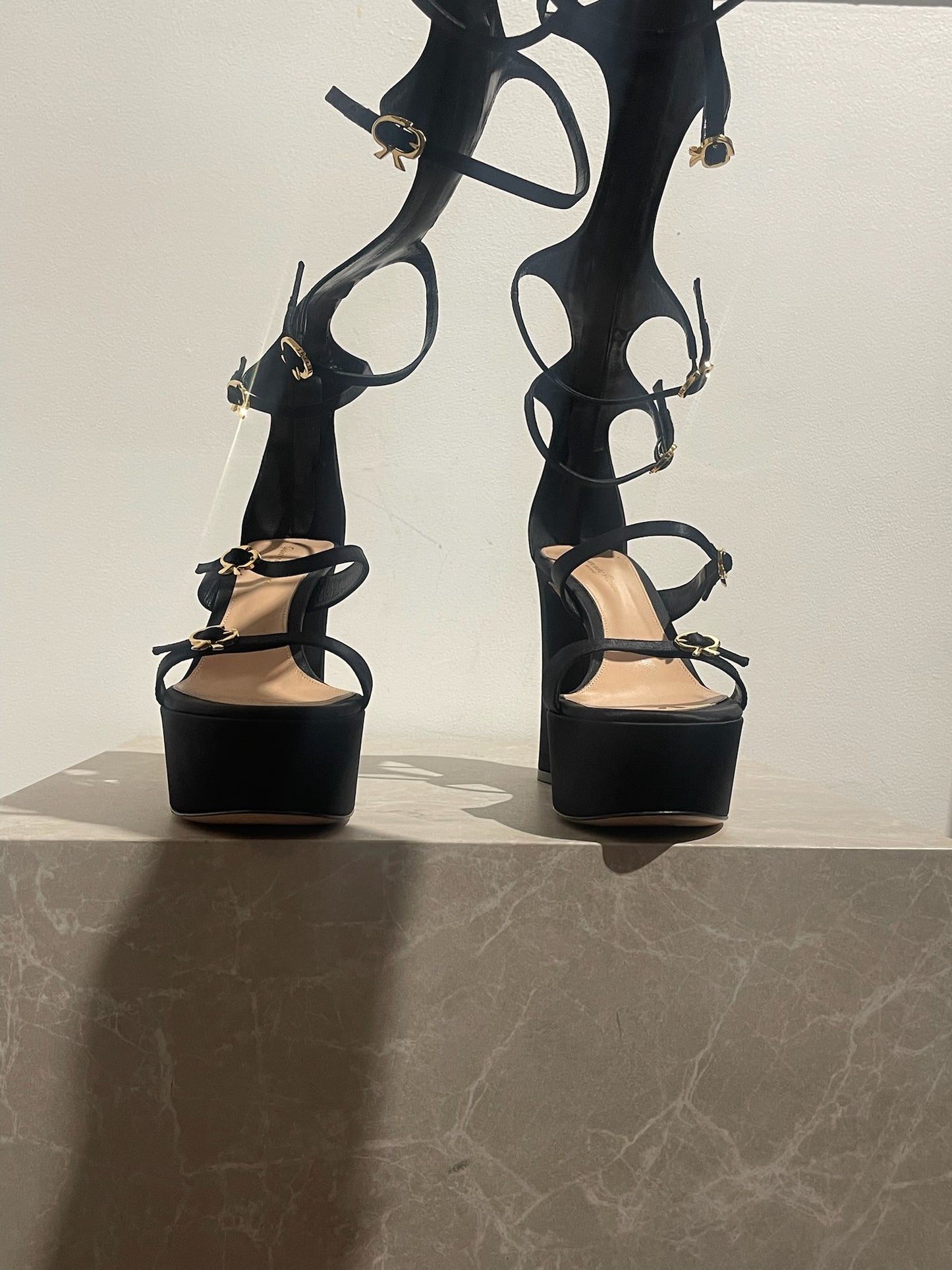 Sandales Gianvito Rossi noires T.38
