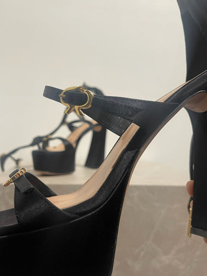 Sandales Gianvito Rossi noires T.38