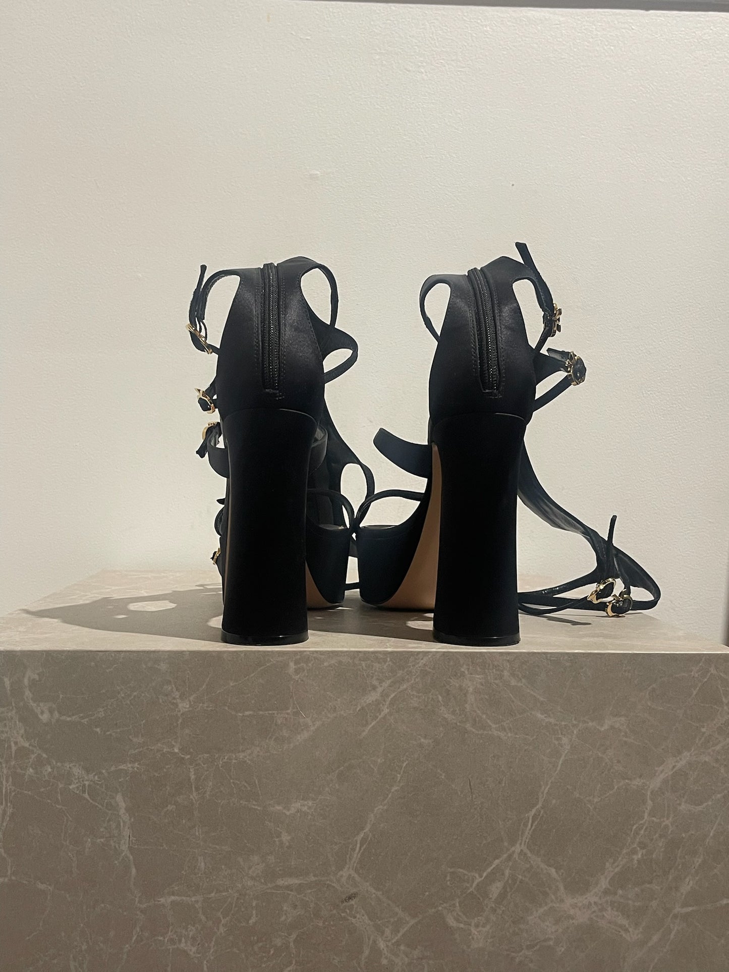 Sandales Gianvito Rossi noires T.38