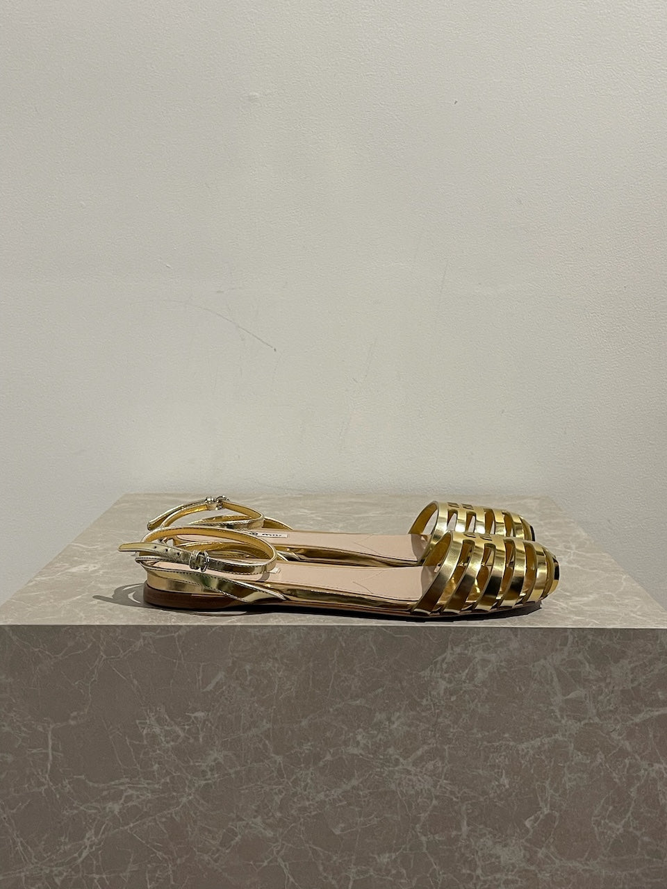 Sandales Miu Miu dorées T.37,5