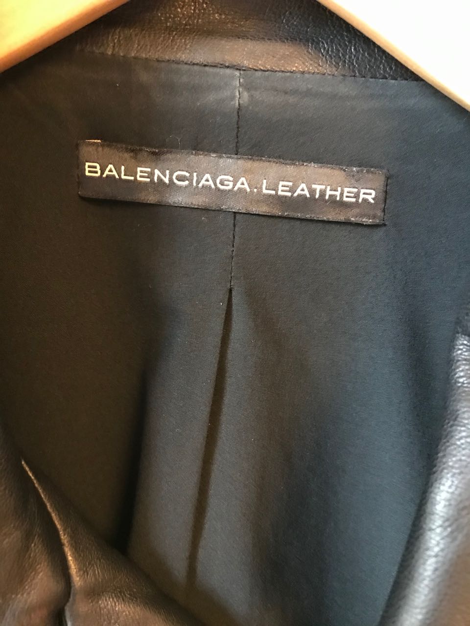 Cuir balenciaga hotsell