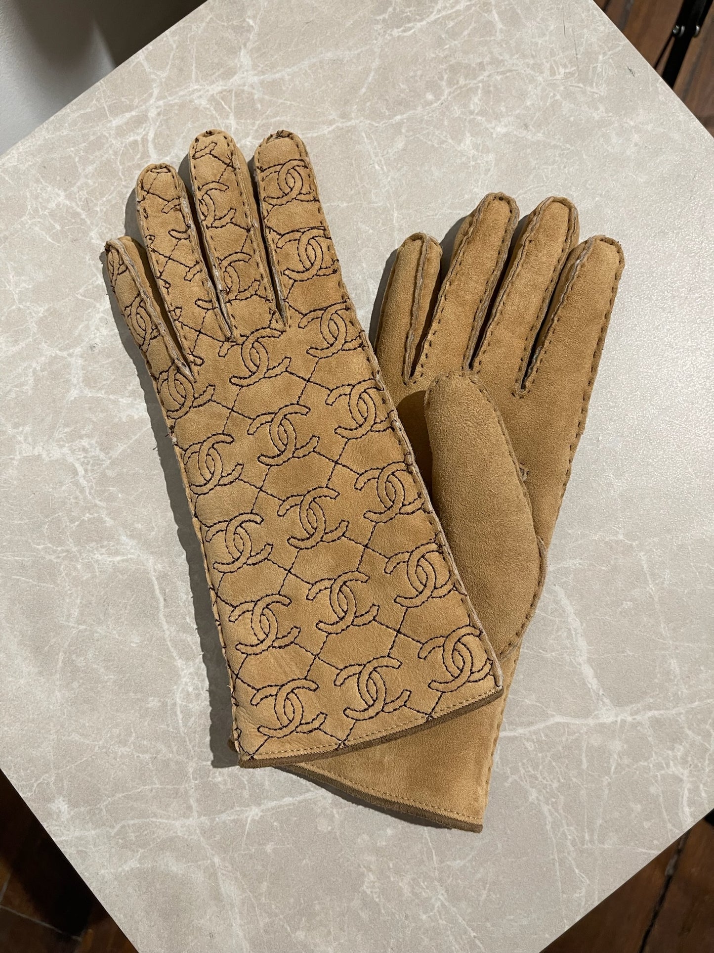 Gants Chanel beige T. 7,5 NEUF