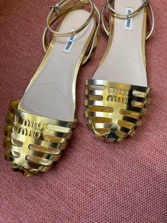 Sandales Miu Miu dorées T.37,5