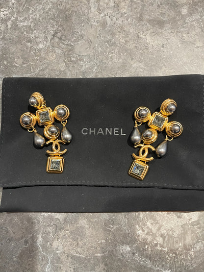 Boucles d'oreilles clip Chanel dorées